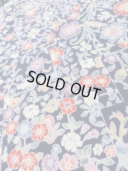 画像10: L1117B Mint  小紋 女性用着物  シルク(正絹)  深い 青, 唐花 【中古】 【USED】 【リサイクル】 ★★★★☆ (10)