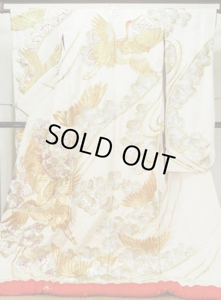 画像2: L1124A  打掛 女性用着物  シルク（正絹）   オフ　ホワイト, ぼたん 【中古】 【USED】 【リサイクル】 ★☆☆☆☆ (2)
