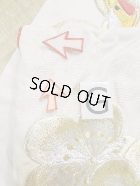 画像26: L1124A  打掛 女性用着物  シルク（正絹）   オフ　ホワイト, ぼたん 【中古】 【USED】 【リサイクル】 ★☆☆☆☆ (26)