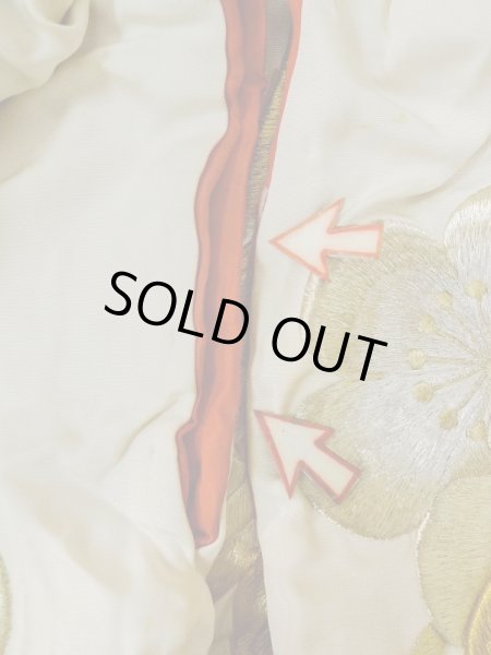 画像29: L1124A  打掛 女性用着物  シルク（正絹）   オフ　ホワイト, ぼたん 【中古】 【USED】 【リサイクル】 ★☆☆☆☆ (29)