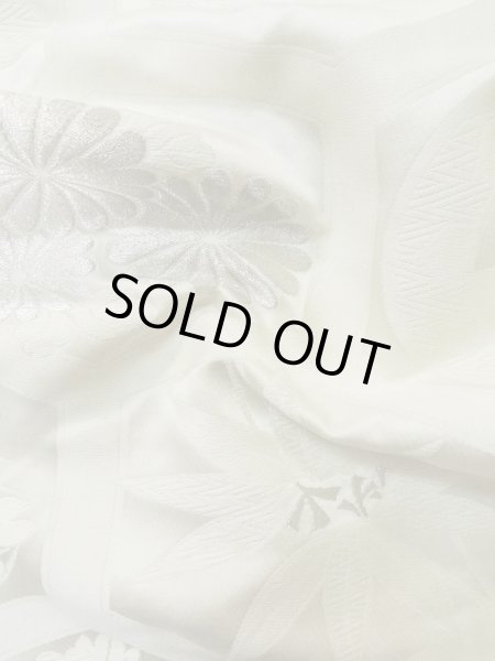 画像15: L1124B  打掛 女性用着物  シルク(正絹)   オフ ホワイト, 菊 【中古】 【USED】 【リサイクル】 ★☆☆☆☆ (15)