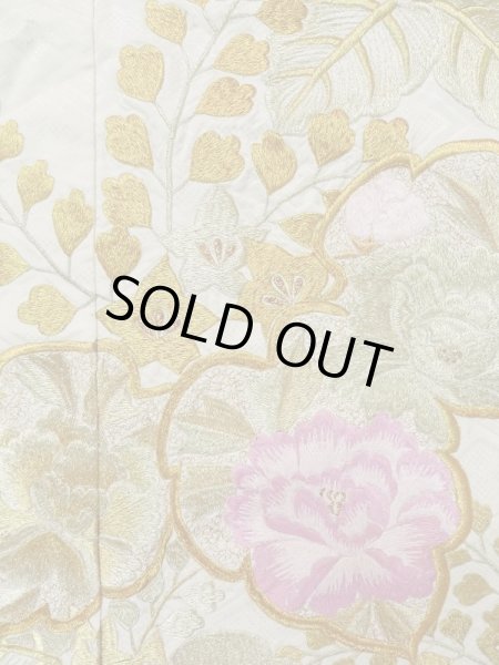 画像9: L1124C  打掛 女性用着物  シルク(正絹)   オフ ホワイト, ぼたん 【中古】 【USED】 【リサイクル】 ★★★☆☆ (9)