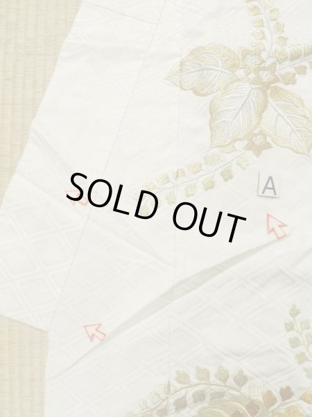 画像19: L1124C  打掛 女性用着物  シルク(正絹)   オフ ホワイト, ぼたん 【中古】 【USED】 【リサイクル】 ★★★☆☆ (19)