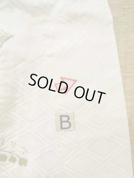画像20: L1124C  打掛 女性用着物  シルク(正絹)   オフ ホワイト, ぼたん 【中古】 【USED】 【リサイクル】 ★★★☆☆ (20)