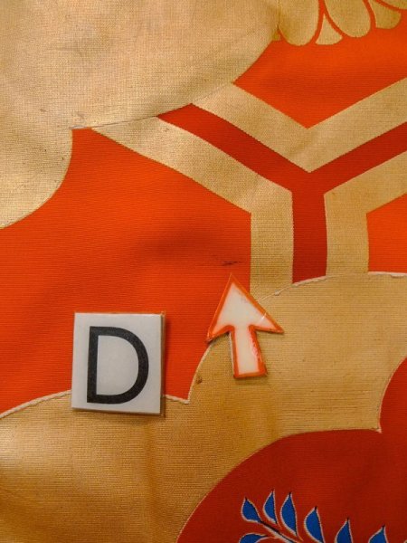 画像21: L1124D  打掛 女性用着物  シルク(正絹)   橙色, ぼたん 【中古】 【USED】 【リサイクル】 ★★★☆☆ (21)