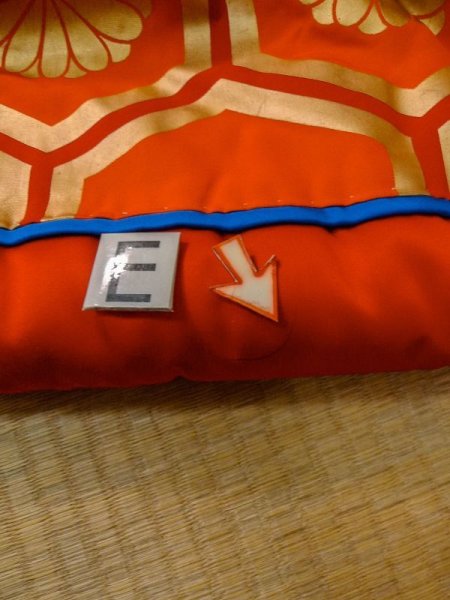 画像22: L1124D  打掛 女性用着物  シルク(正絹)   橙色, ぼたん 【中古】 【USED】 【リサイクル】 ★★★☆☆ (22)