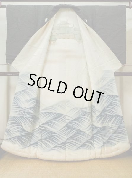 画像3: L1124E  打掛 女性用着物  シルク(正絹)   黒, 鳳凰 【中古】 【USED】 【リサイクル】 ★☆☆☆☆ (3)