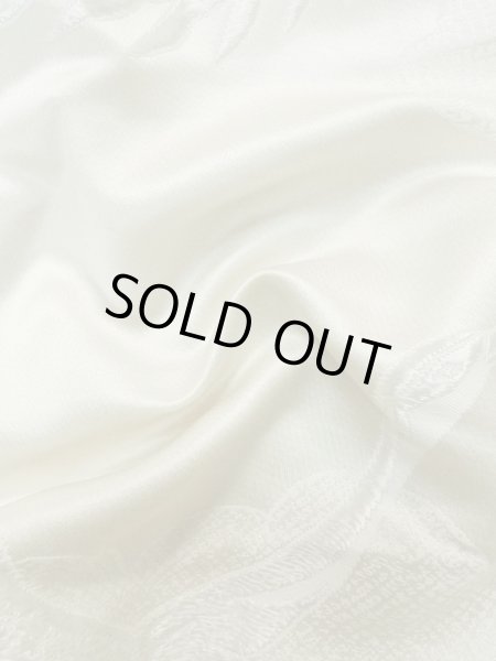 画像12: L1124I  打掛 女性用着物 白無垢 シルク(正絹)   白, 橘 【中古】 【USED】 【リサイクル】 ★★☆☆☆ (12)