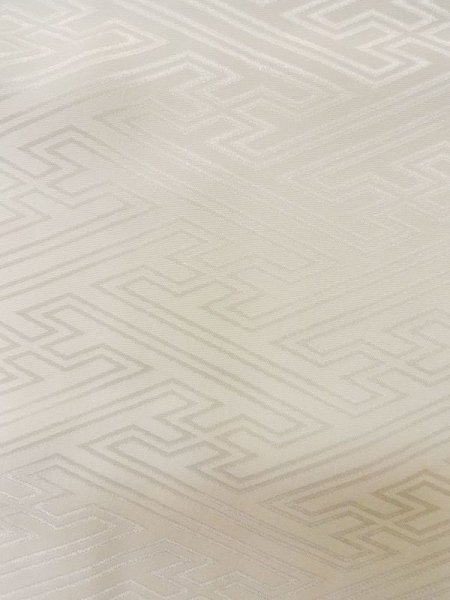 画像8: L1124K  打掛 女性用着物 白無垢 シルク（正絹）   白,  【中古】 【USED】 【リサイクル】 ★★☆☆☆ (8)
