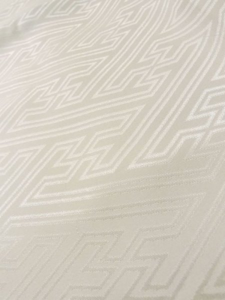 画像10: L1124K  打掛 女性用着物 白無垢 シルク（正絹）   白,  【中古】 【USED】 【リサイクル】 ★★☆☆☆ (10)