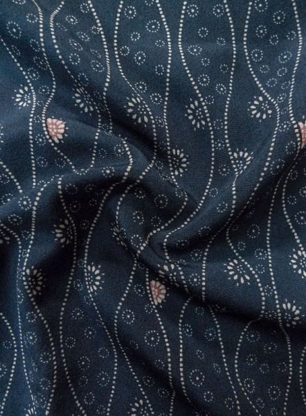 画像11: L1124M  小紋 女性用着物 お引きずり シルク(正絹)  淡い 青, 花 【中古】 【USED】 【リサイクル】 ★★★☆☆ (11)