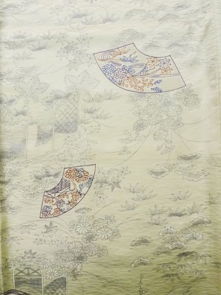 画像4: L1201B  小紋 女性用着物 竹垣柄 シルク(正絹)  光沢のある オフ ホワイト, 菊 【中古】 【USED】 【リサイクル】 ★★☆☆☆ (4)