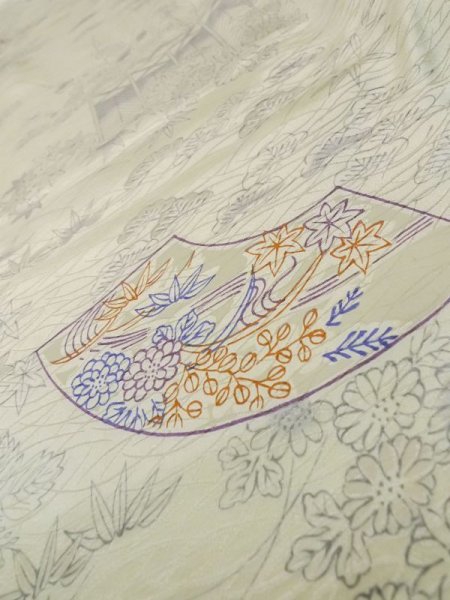 画像8: L1201B  小紋 女性用着物 竹垣柄 シルク(正絹)  光沢のある オフ ホワイト, 菊 【中古】 【USED】 【リサイクル】 ★★☆☆☆ (8)