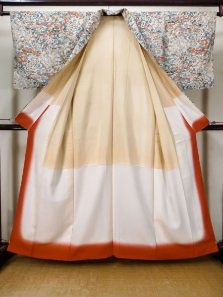 画像2: L1201I  小紋 女性用着物 水車、竹垣柄 シルク(正絹)   白, 菊 【中古】 【USED】 【リサイクル】 ★★★☆☆ (2)