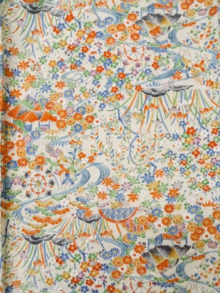 画像3: L1201I  小紋 女性用着物 水車、竹垣柄 シルク(正絹)   白, 菊 【中古】 【USED】 【リサイクル】 ★★★☆☆ (3)