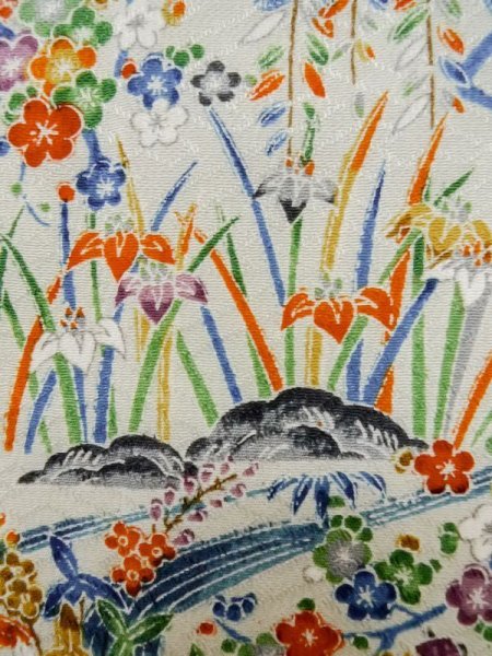 画像7: L1201I  小紋 女性用着物 水車、竹垣柄 シルク(正絹)   白, 菊 【中古】 【USED】 【リサイクル】 ★★★☆☆ (7)