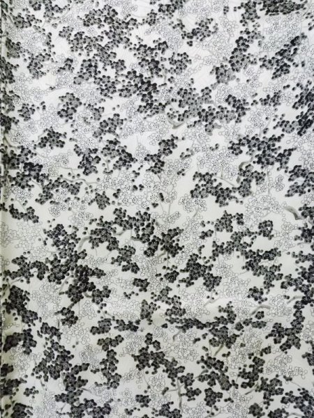 画像3: L1201M  小紋 女性用着物  シルク(正絹)  光沢のある 白, 梅 【中古】 【USED】 【リサイクル】 ★★★☆☆ (3)