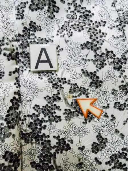 画像14: L1201M  小紋 女性用着物  シルク(正絹)  光沢のある 白, 梅 【中古】 【USED】 【リサイクル】 ★★★☆☆ (14)