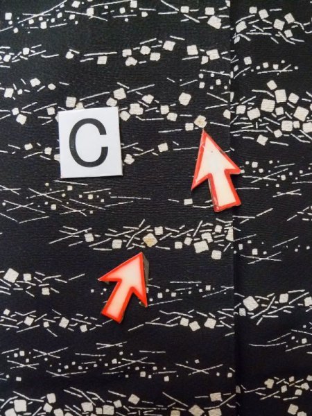 画像16: L1201R  小紋 女性用着物  シルク(正絹)   黒, 抽象的模様 【中古】 【USED】 【リサイクル】 ★☆☆☆☆ (16)