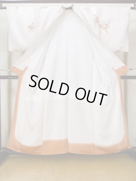 画像2: L1201Z  小紋 女性用着物 巻物柄 シルク(正絹)   白, ぼたん 【中古】 【USED】 【リサイクル】 ★★☆☆☆ (2)