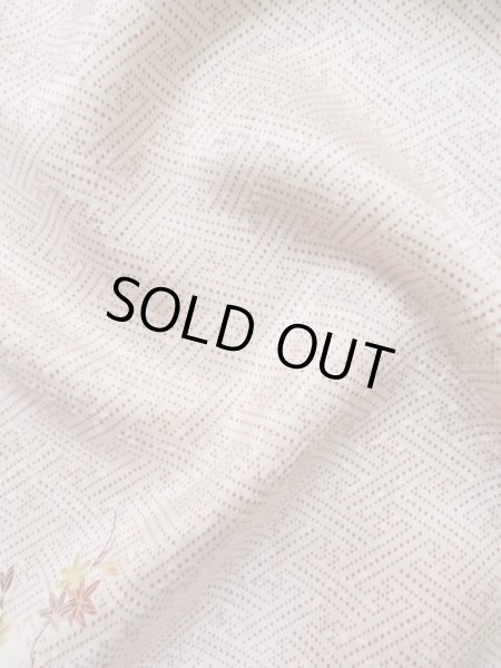 画像12: L1201Z  小紋 女性用着物 巻物柄 シルク(正絹)   白, ぼたん 【中古】 【USED】 【リサイクル】 ★★☆☆☆ (12)