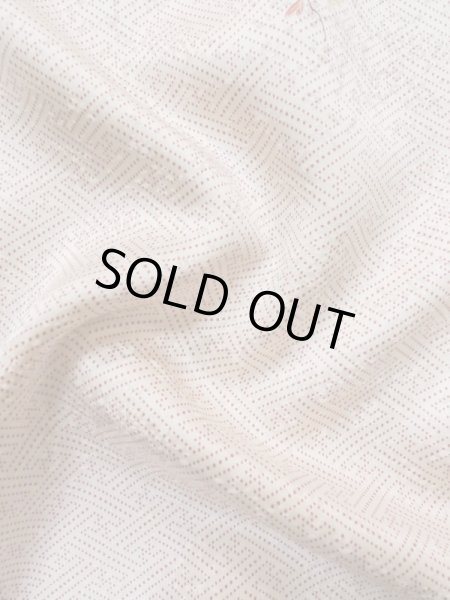 画像13: L1201Z  小紋 女性用着物 巻物柄 シルク(正絹)   白, ぼたん 【中古】 【USED】 【リサイクル】 ★★☆☆☆ (13)