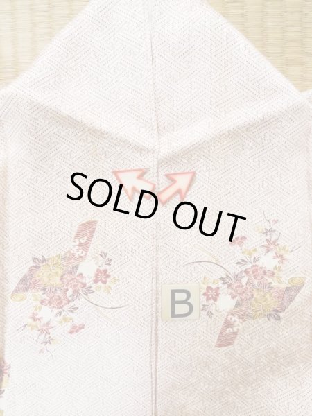 画像16: L1201Z  小紋 女性用着物 巻物柄 シルク(正絹)   白, ぼたん 【中古】 【USED】 【リサイクル】 ★★☆☆☆ (16)