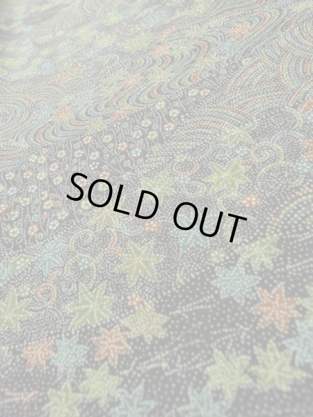 画像9: L1202B Mint  小紋 女性用着物  シルク(正絹)   黒, 花 【中古】 【USED】 【リサイクル】 ★★★★☆ (9)