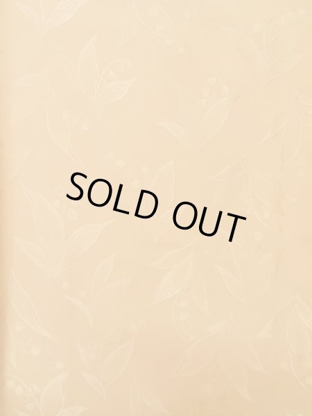 画像4: L1213I  色無地 女性用着物 地紋:スズラン シルク(正絹)  淡い 山吹,  【中古】 【USED】 【リサイクル】 ★★★☆☆ (4)