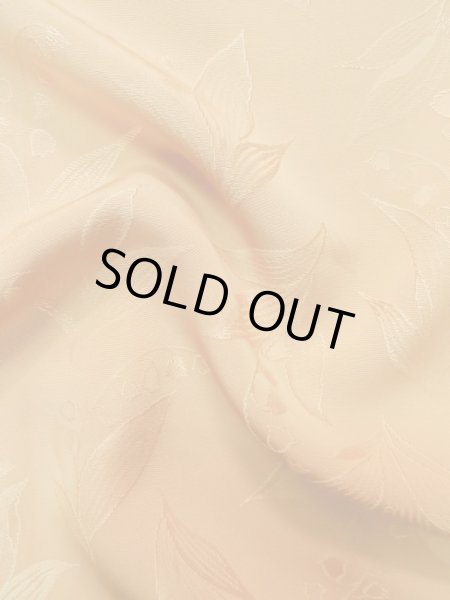 画像12: L1213I  色無地 女性用着物 地紋:スズラン シルク(正絹)  淡い 山吹,  【中古】 【USED】 【リサイクル】 ★★★☆☆ (12)