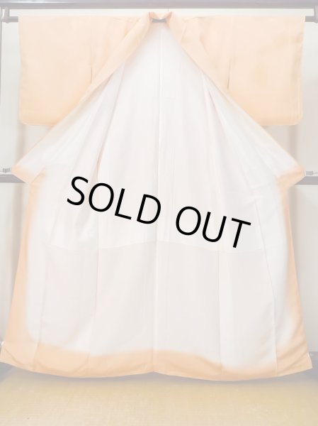 画像2: L1213U  小紋 女性用着物  シルク(正絹)  淡い 橙色, 抽象的模様 【中古】 【USED】 【リサイクル】 ★★★★☆ (2)