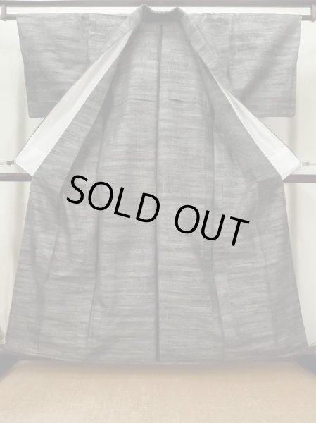 画像2: L1220R  単衣 女性用着物  シルク(正絹)  深い 灰色, 雲 深い【中古】 【USED】 【リサイクル】 ★★★☆☆ (2)