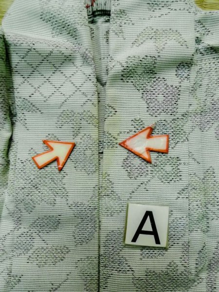 画像14: L1220S  単衣 女性用着物 竹垣柄 シルク(正絹) 淡い 薄い 黄緑色, 花 【中古】 【USED】 【リサイクル】 ★★☆☆☆ (14)