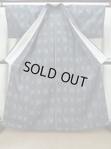 画像2: L1220U Mint  単衣 女性用着物  シルク(正絹) 淡い 深い 青, 蝶々 【中古】 【USED】 【リサイクル】 ★★★★☆ (2)