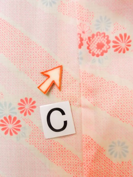 画像16: M0110C  襦袢 女性用着物  モスリン   桃色, 菊 【中古】 【USED】 【リサイクル】 ★☆☆☆☆ (16)