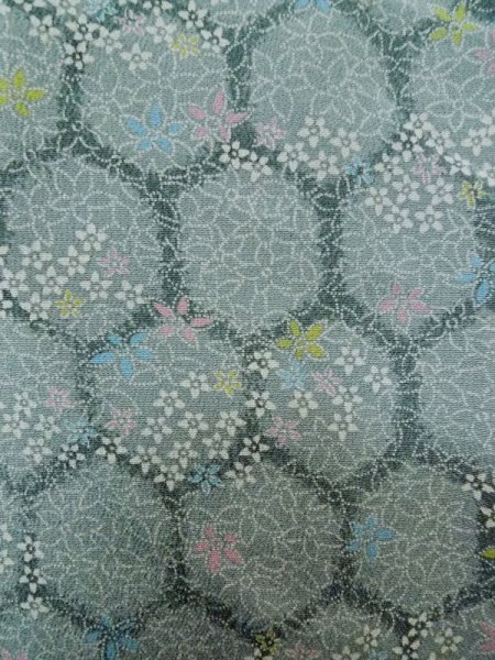 画像6: M0131A  小紋 女性用着物  シルク（正絹） 淡い 青み 灰色, 花 【中古】 【USED】 【リサイクル】 ★★★☆☆ (6)
