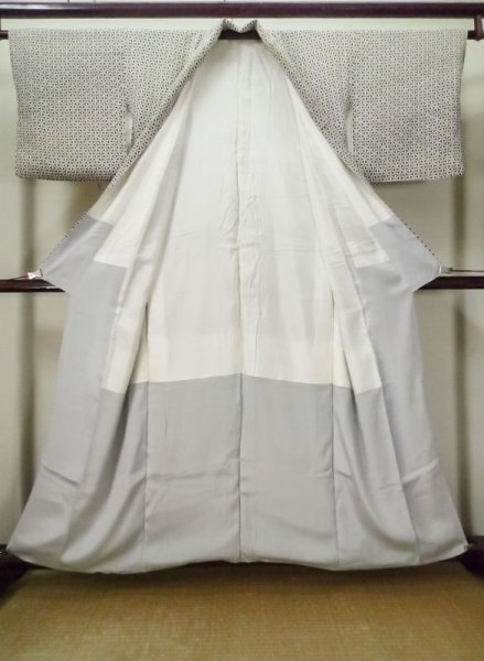 画像2: M0131O  小紋 女性用着物  シルク(正絹)   白, 七宝 【中古】 【USED】 【リサイクル】 ★☆☆☆☆ (2)