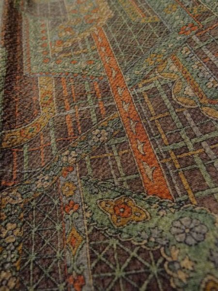 画像10: M0131U  小紋 女性用着物 しぼ加工 化繊 淡い 茶色み 茶色, 唐花 【中古】 【USED】 【リサイクル】 ★★★★☆ (10)