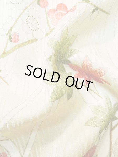 画像11: M0131W  小紋 女性用着物  シルク(正絹)  光沢のある オフ ホワイト, 梅 【中古】 【USED】 【リサイクル】 ★★☆☆☆ (11)