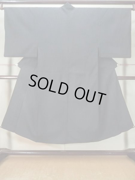 画像1: M0214L  男性用着物 男性用着物 塩沢紬 シルク（正絹）  青み 黒, 亀甲 【中古】 【USED】 【リサイクル】 ★★★★☆ (1)