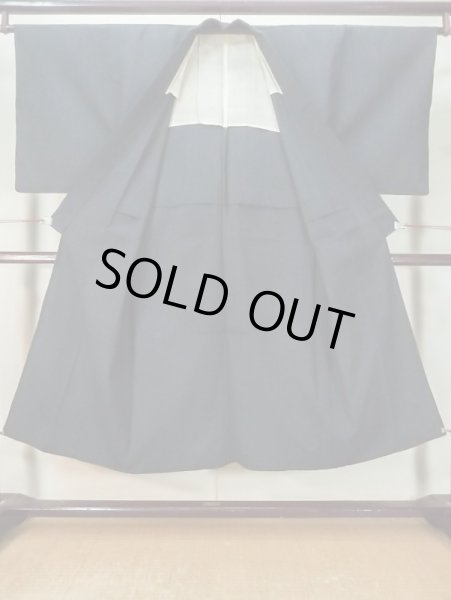 画像2: M0214L  男性用着物 男性用着物 塩沢紬 シルク（正絹）  青み 黒, 亀甲 【中古】 【USED】 【リサイクル】 ★★★★☆ (2)