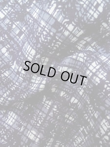 画像9: M0301C  浴衣（日本製） 女性用着物  綿   青, 抽象的模様 【中古】 【USED】 【リサイクル】 ★★★☆☆ (9)