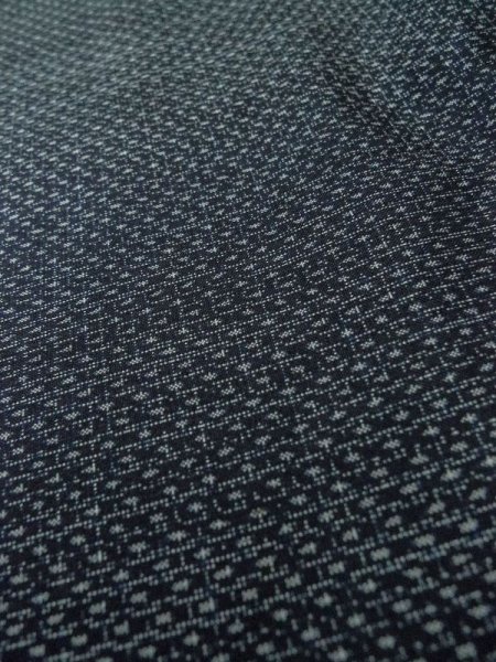 画像7: M0301X  男性用着物 男性用着物  シルク(正絹) 淡い 深い 青, 抽象的模様 【中古】 【USED】 【リサイクル】 ★☆☆☆☆ (7)