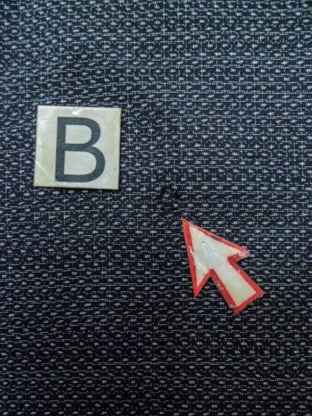 画像12: M0301X  男性用着物 男性用着物  シルク(正絹) 淡い 深い 青, 抽象的模様 【中古】 【USED】 【リサイクル】 ★☆☆☆☆ (12)