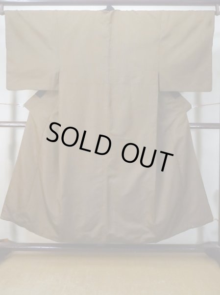 画像1: M0301Y  男性用着物 男性用着物 綿入り シルク（正絹）   茶色, 縞 【中古】 【USED】 【リサイクル】 ★☆☆☆☆ (1)