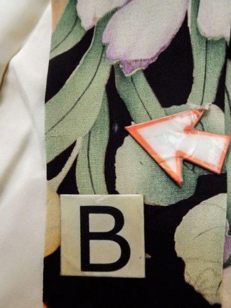 画像16: M0307A  小紋 女性用着物 地紋:竹垣柄、柄:本 シルク(正絹)   黒, 花 【中古】 【USED】 【リサイクル】 ★☆☆☆☆ (16)