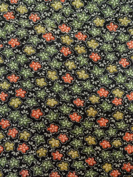 画像5: M0307C Mint  小紋 女性用着物  シルク(正絹)   黒, 花 【中古】 【USED】 【リサイクル】 ★★★★☆ (5)