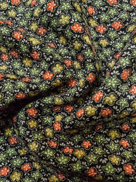 画像10: M0307C Mint  小紋 女性用着物  シルク(正絹)   黒, 花 【中古】 【USED】 【リサイクル】 ★★★★☆ (10)