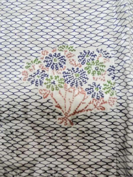 画像7: M0307D  小紋 女性用着物  シルク(正絹)   白, 菊 【中古】 【USED】 【リサイクル】 ★★☆☆☆ (7)