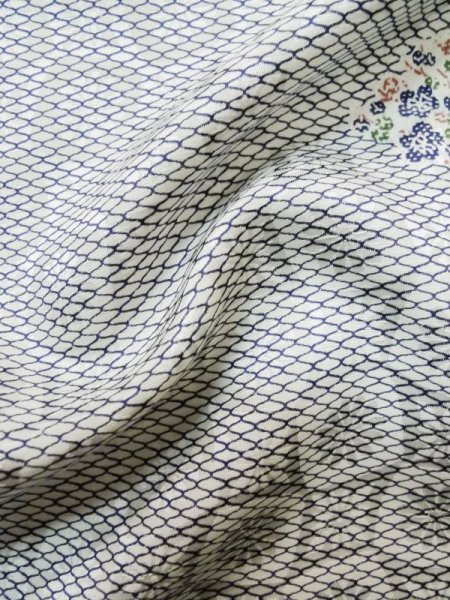 画像11: M0307D  小紋 女性用着物  シルク(正絹)   白, 菊 【中古】 【USED】 【リサイクル】 ★★☆☆☆ (11)